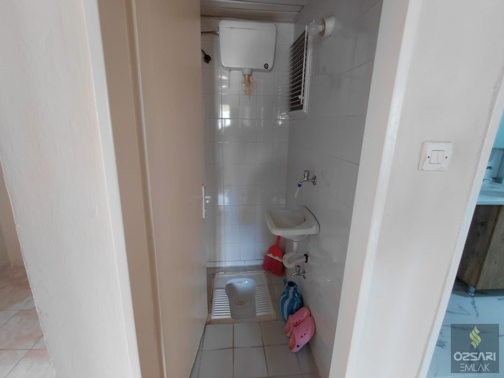 BORNOVA EVKA 4 3+1 YAPILI DOĞALGAZLI KİRALIK DAİRE