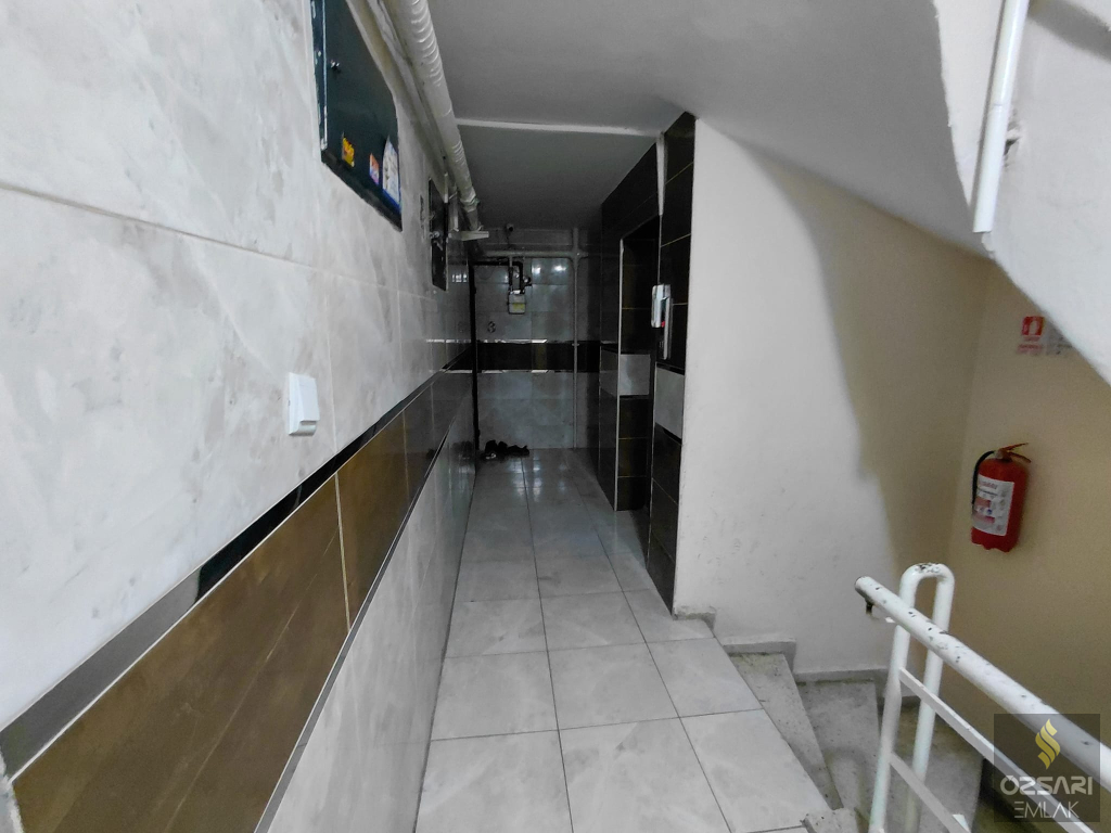 BORNOVA EVKA 4 3+1 YAPILI DOĞALGAZLI KİRALIK DAİRE