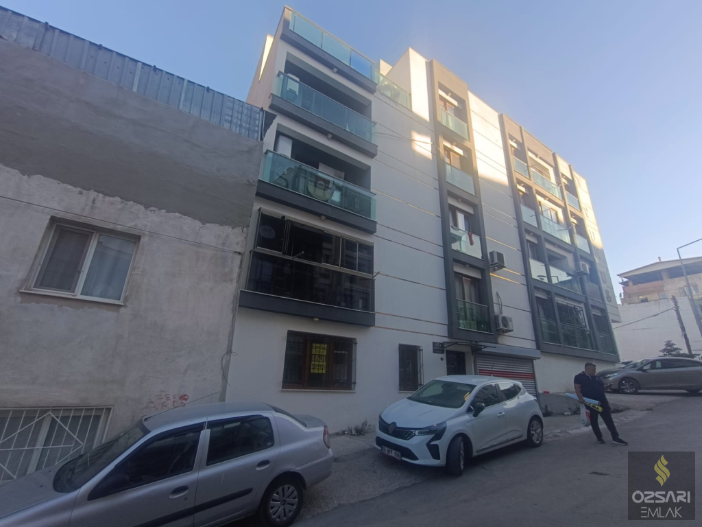 BAYRAKLIDA 2+1 AÇIK MUTFAK  YENİ BİNA  KİRALIK