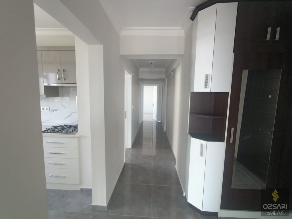 BORNOVA İNÖNU BARBAROS CADDESİNDE EGEYAŞAM EVLERİ SİTESİNDE 3+1FULL YAPILI DAİRE