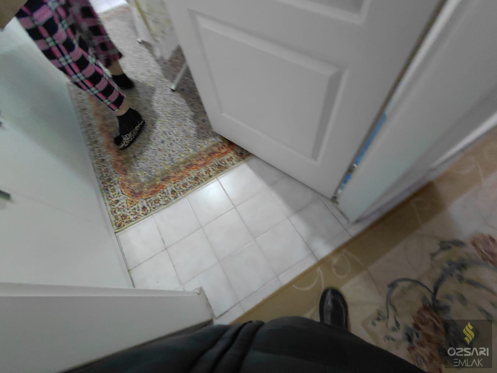 BORNOVA EVKA 4 YAPILI DENİZ MANZARALI 2+1 KAPALI MUTFAK FIRSAT DAİRE