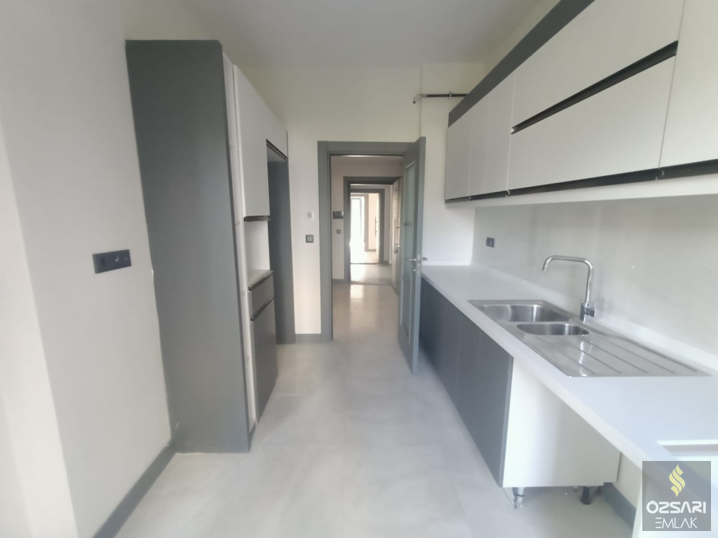 BAYRAKLI\'DA YÜZBAŞI HAKKI CADDESİNE YAKIN 3+1 SIFIR DAİRE