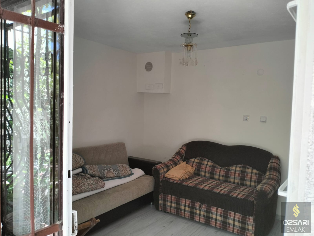 BORNOVA İNÖNÜ MAHALLESİNDE FULL EŞYALI KLİMALI KİRALIK DAİRE