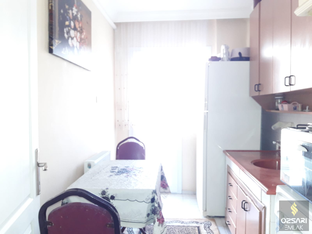 BORNOVA EVKA 4 MAHALLESİNDE FULL EŞYALI DOĞALGAZLI KLİMALI KİRALIK DAİRE