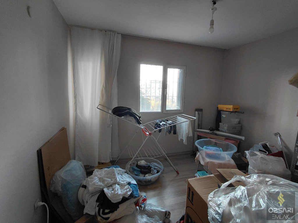 BORNOVA EVKA 4 DE 1+1 FİYATINA 2+1 KAPALI MUTFAK GÜNEY CEPHE SATILIK DAİRE