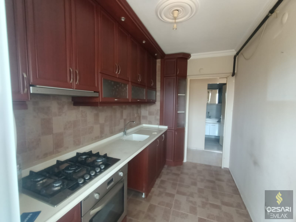 BORNOVA EVKA4 2+1 KAPALI MUTFAK YAPILI SATILIK DAİRE