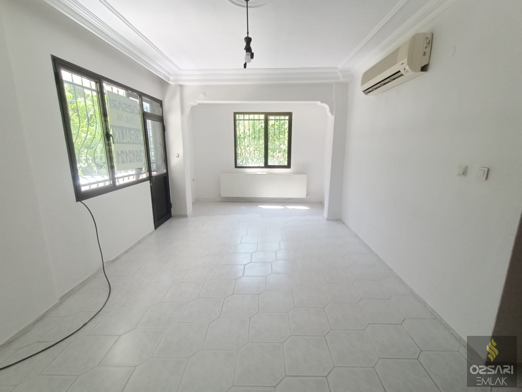 BORNOVA İNÖNÜ MAHALLESİ SEYİT ŞANLI LİSESİNİN ARKASINDA KİRALIK DOĞALGAZLI DAİRE