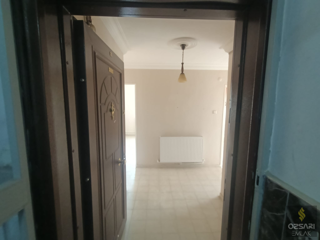BORNOVA EVKA 4 3+1 DOĞALGAZLI KİRALIK DAİRE