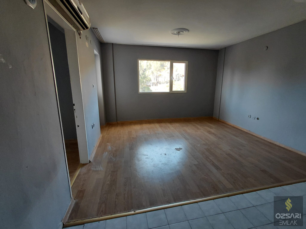 BORNOVA EVKA 4 2+1 AÇIK MUTFAK DOĞALGAZLI KİRALIK DAİRE