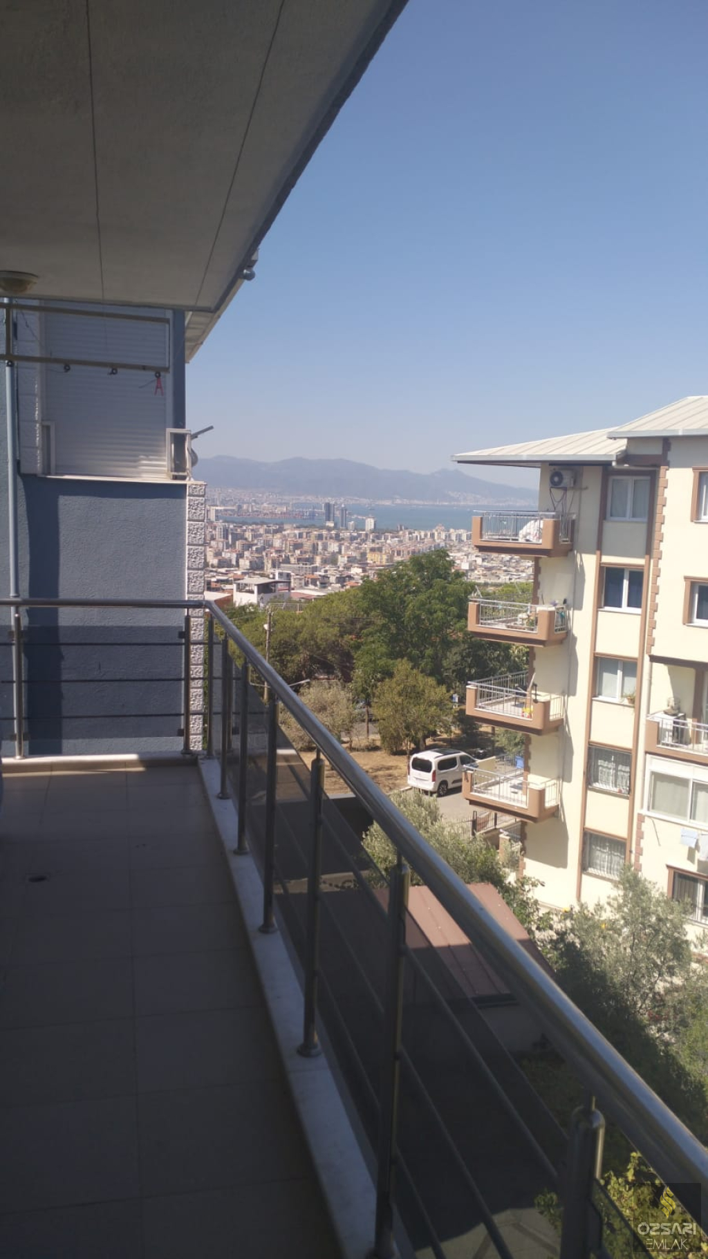 Bornova Atatürk mah. kiralık 3+1 doğalgazlı ve klimalı daire