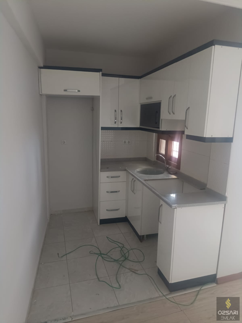 BAYRAKLIDA 2+1 AÇIK MUTFAK  YENİ BİNA  KİRALIK