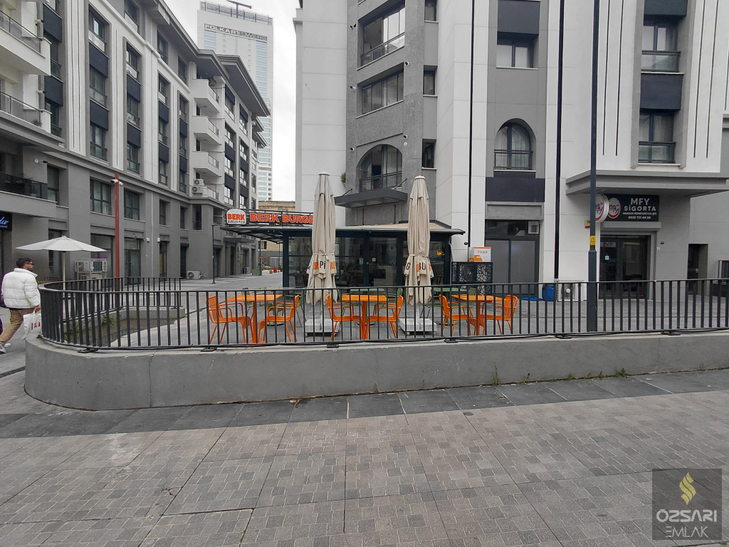 İŞLEK NOKTADA ALTIN DEĞERİNDE DEVREN SATILIK BURGER VE PİZZA SALONU