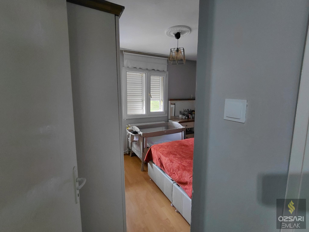 BORNOVA EVKA4 FULL YAPILI 2+1 SATILIK KAPALI MUTFAK DAİRE