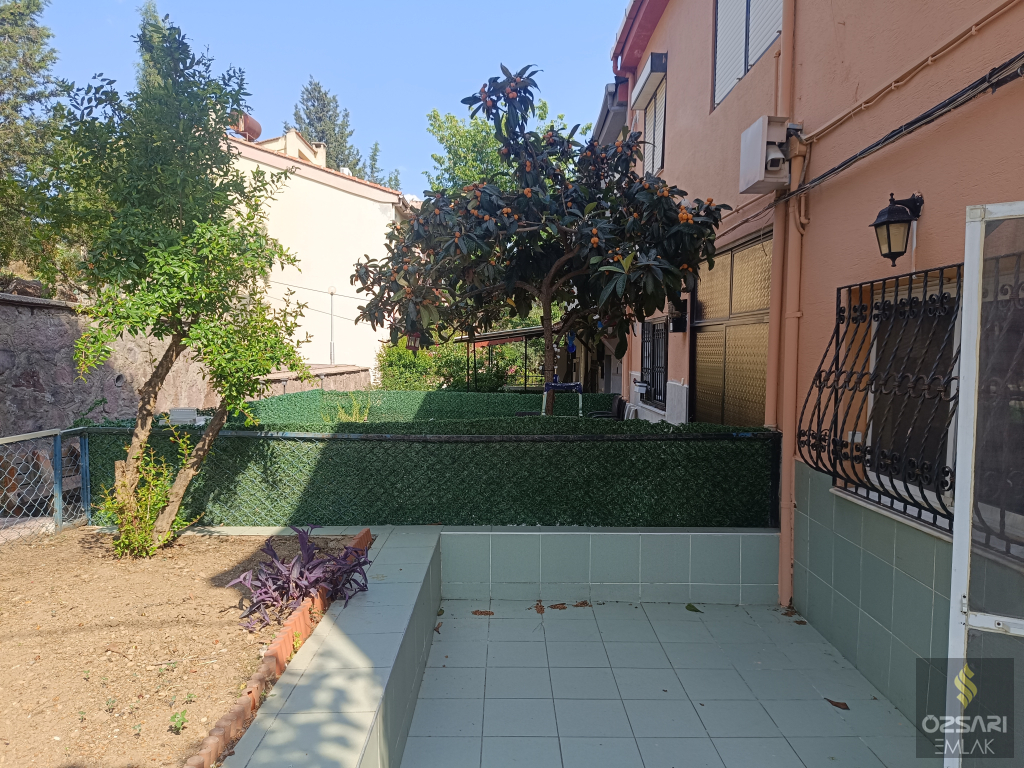 BORNOVA ATATÜRK MAHALLESİNDE MÜSTAKİL 3+1DUBLEKS BAHÇELİ SATILIK