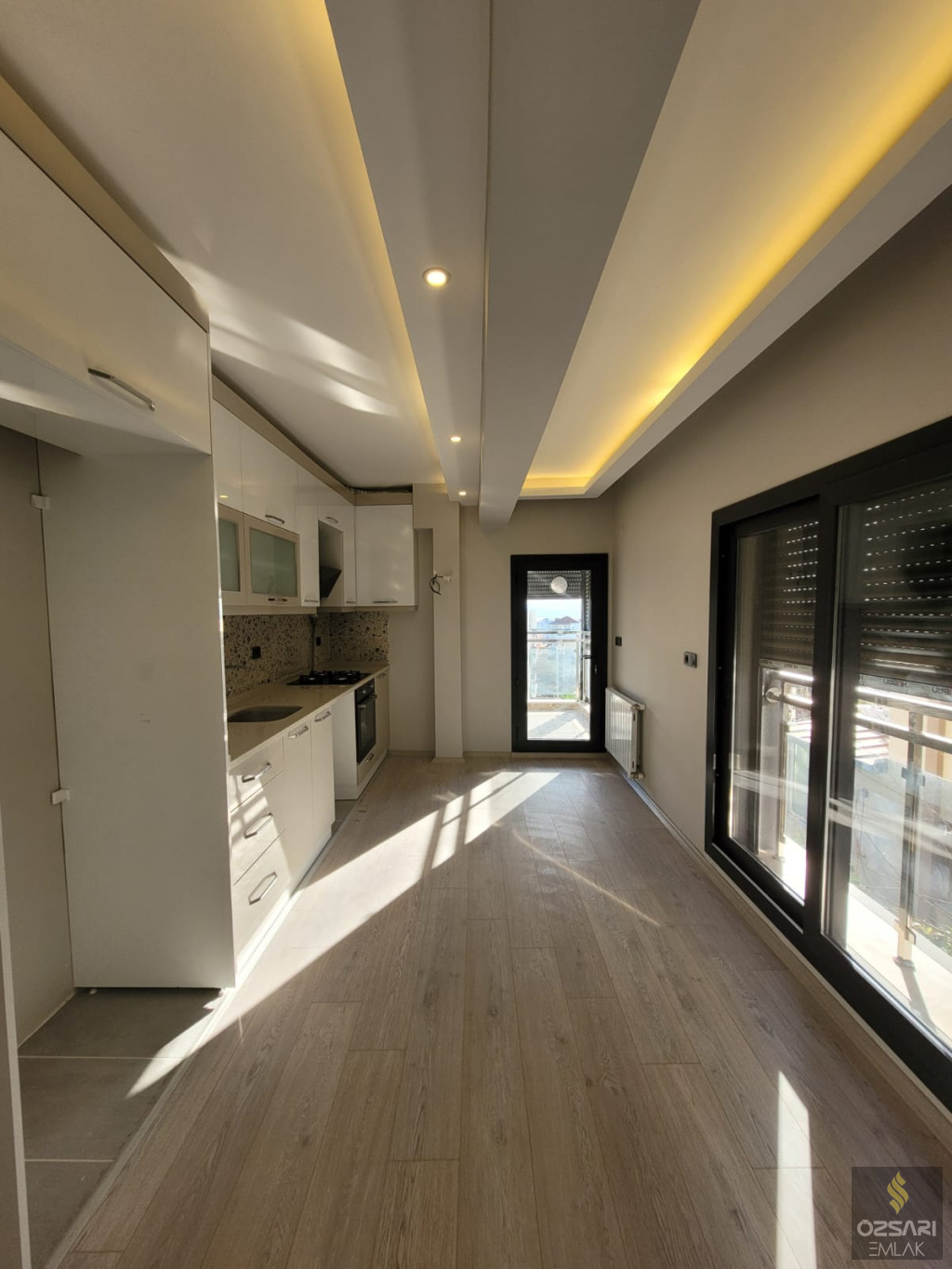 Bornova İnönü mah. 2+1 doğalgazlı klimalı,Deniz ve Bahçe manzaralı kiralık Daire