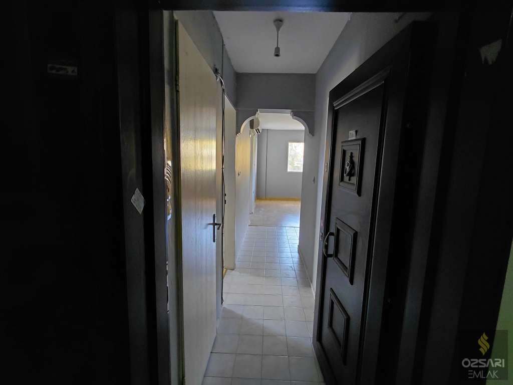 BORNOVA EVKA 4 2+1 AÇIK MUTFAK DOĞALGAZLI KİRALIK DAİRE