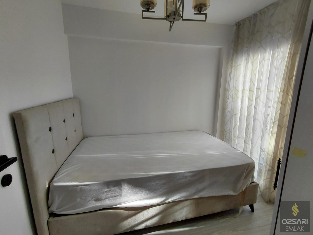 BORNOVA ATATÜRK MAHALLESİNDE 1+1 İKİADET FULL EŞYALI KLİMALI KİRALIK DAİRE YENİ