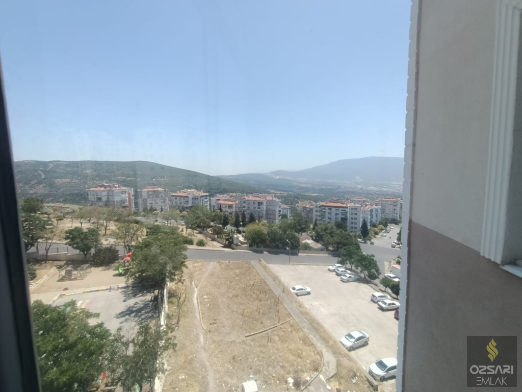 BORNOVA EVKA 4  MİGROS KARŞISI 2+1 DOĞALGAZLI KİRALIK DAİRE
