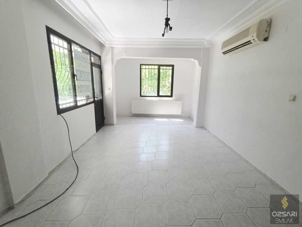 BORNOVA İNÖNÜ MAHALLESİ SEYİT ŞANLI LİSESİNİN ARKASINDA KİRALIK DOĞALGAZLI DAİRE