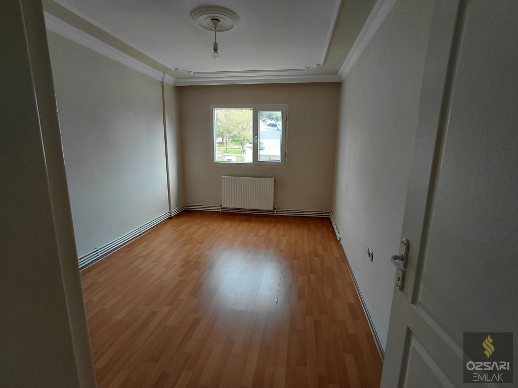 BORNOVA EVKA 4 3+1 YAPILI DOĞALGAZLI KİRALIK DAİRE