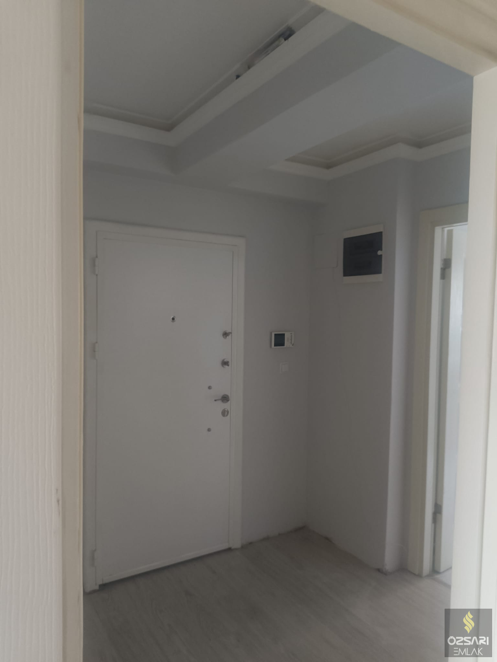 BAYRAKLIDA 2+1 AÇIK MUTFAK  YENİ BİNA  KİRALIK