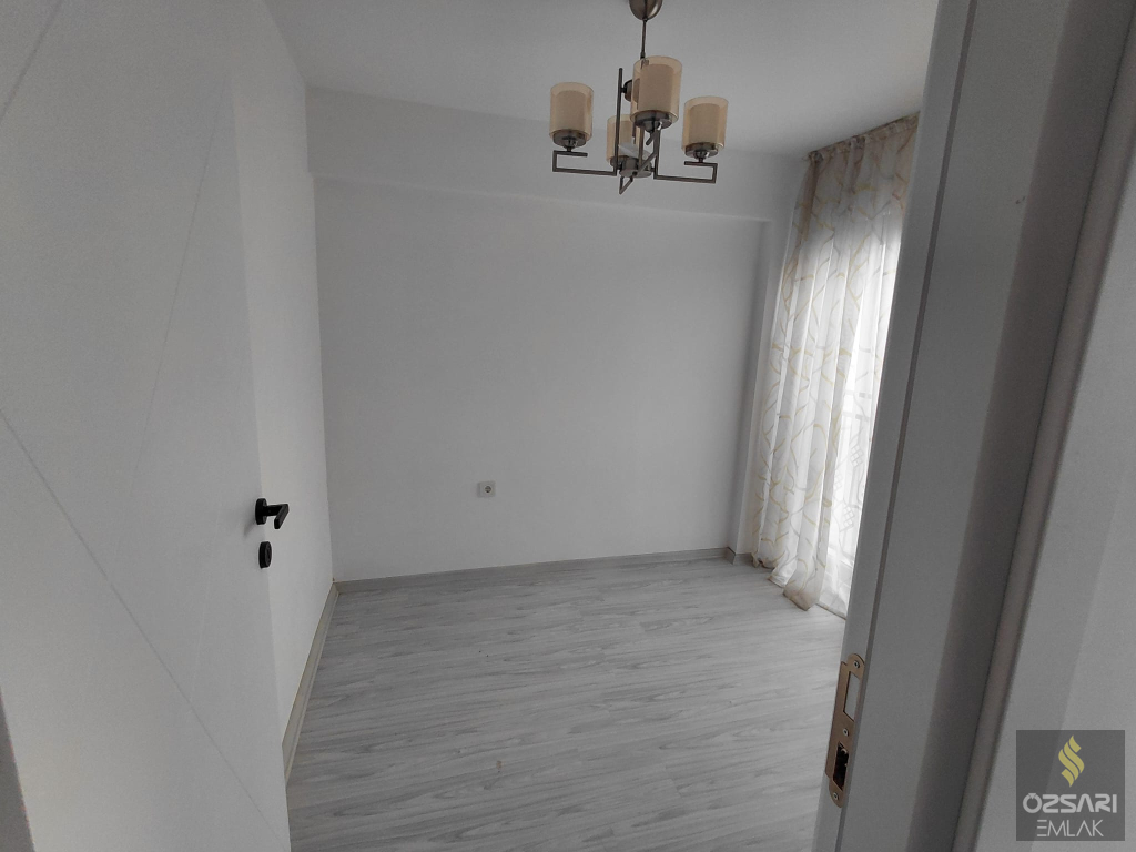 BORNOVA ATATÜRK MAHALLESİNDE 1+1 İKİADET FULL EŞYALI KİRALIK DAİRE YENİ BİNA