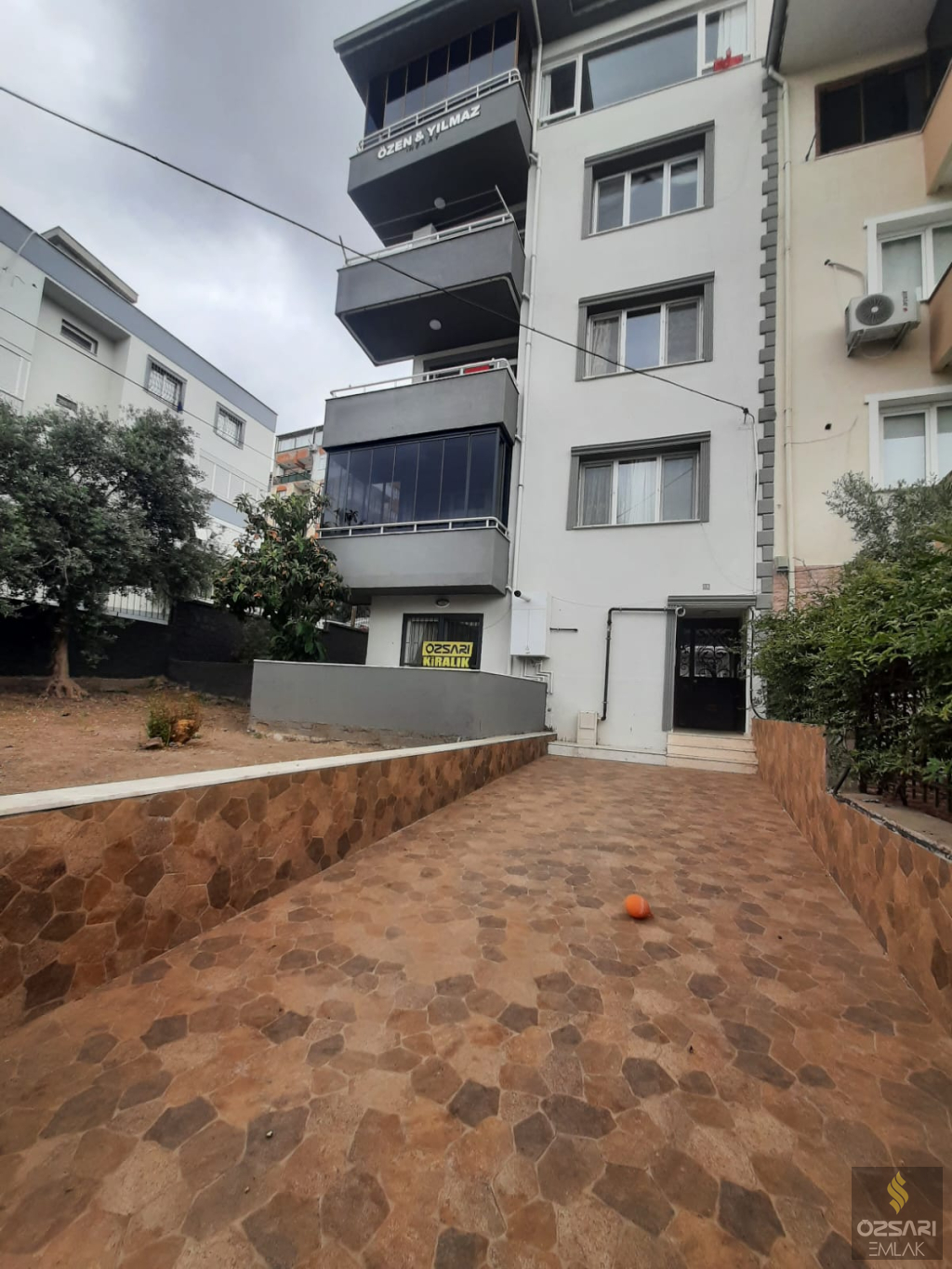 Bornova Atatürk mah. Eşyalı 1+1 kiralık Daire