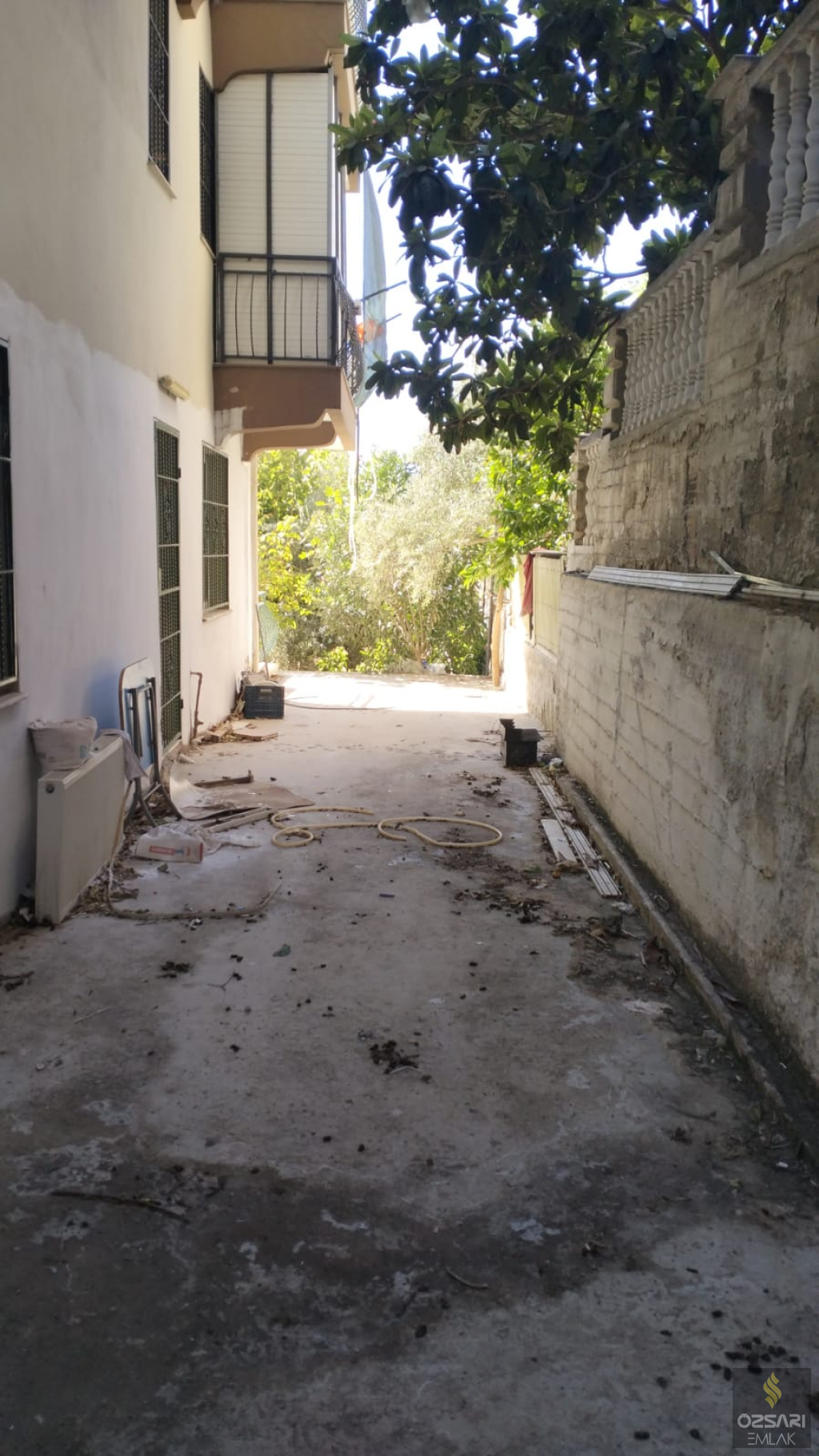 Bornova Atatürk mah. 3+1 Bahçe katı 3cephe Satılık Daire