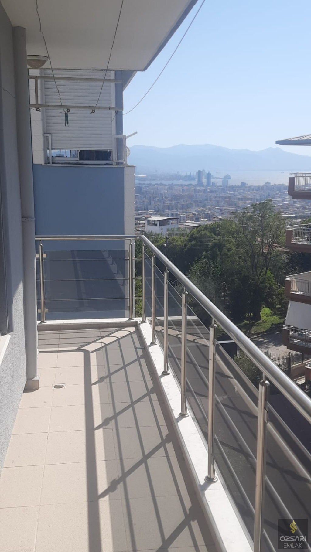 Bornova Atatürk mah. kiralık 3+1 doğalgazlı ve klimalı daire
