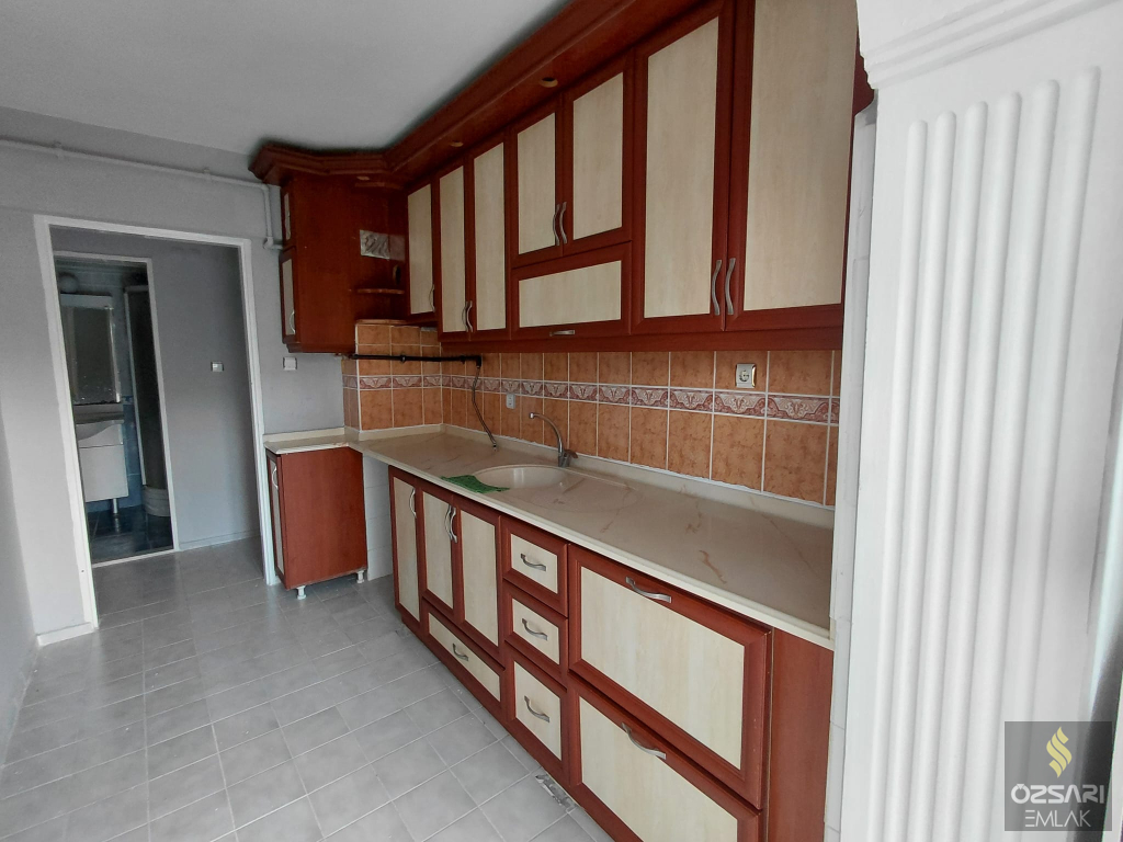 BORNOVA EVKA4 FULL YAPILI 2+1 SATILIK KAPALI MUTFAK DAİRE