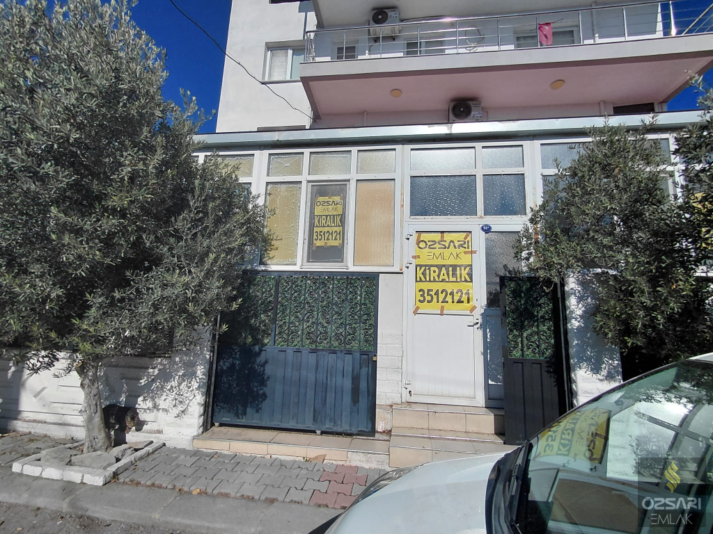 BORNOVA İNÖNÜ MAHALLESİNDE HER İŞE UYGUN KULLANIŞLI FERAH DÜKKAN