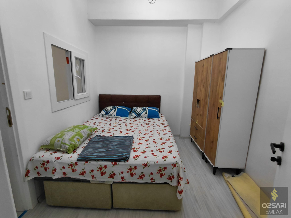 BORNOVA ATATÜRK MAHALLESİNDE 1+1 İKİADET FULL EŞYALI KLİMALI KİRALIK DAİRE YENİ