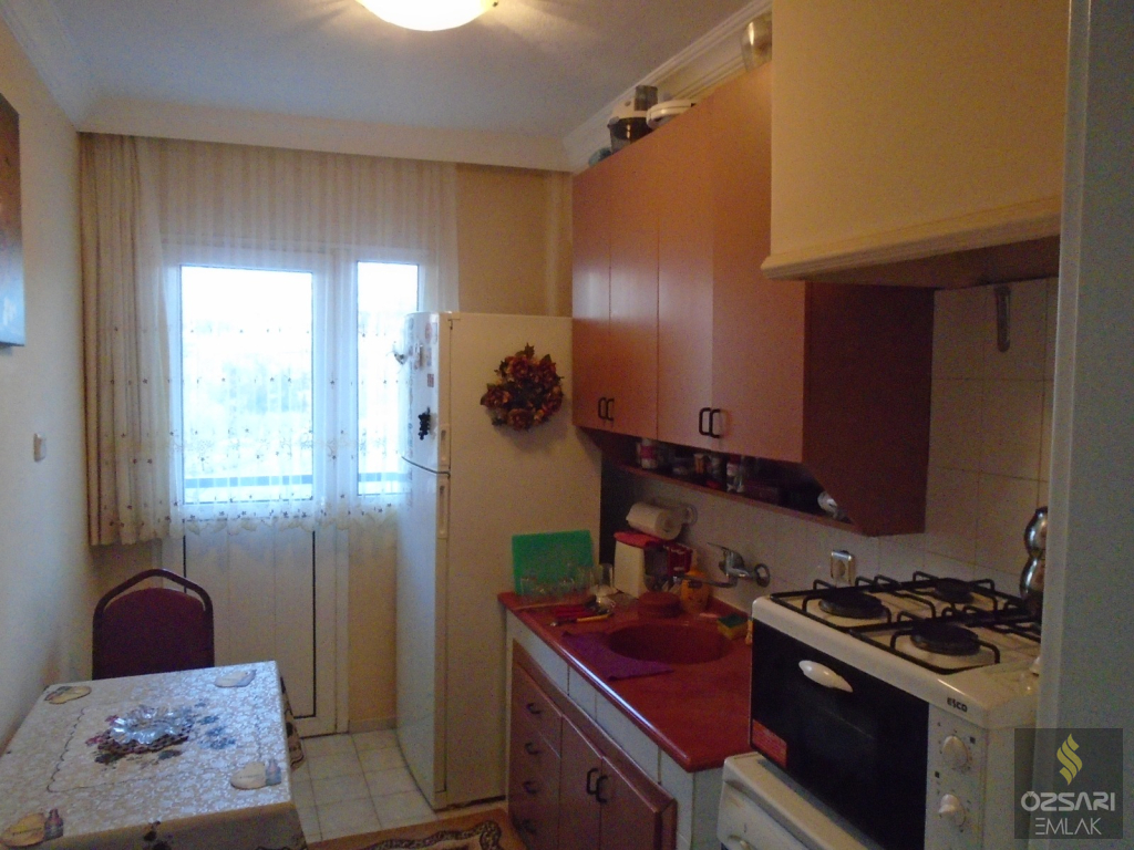 BORNOVA EVKA 4 MAHALLESİNDE FULL EŞYALI DOĞALGAZLI KLİMALI KİRALIK DAİRE