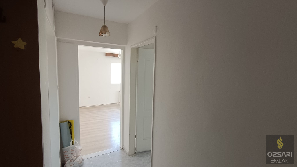 BORNOVA EVKA 4 3+1 DOĞALGAZLI KİRALIK DAİRE