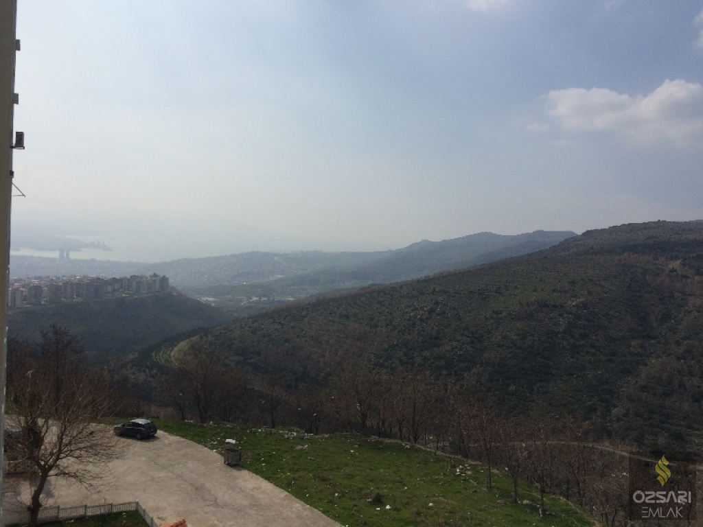 BORNOVA EVKA 4 2+1 DENİZ MANZARALI KİRALIK DAİRE