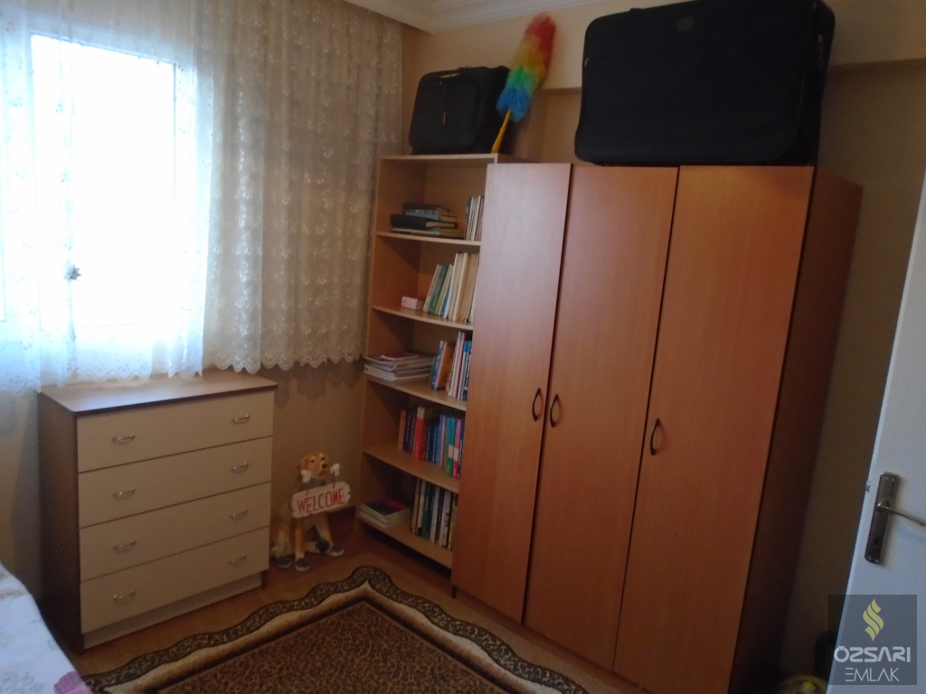 BORNOVA EVKA 4 MAHALLESİNDE FULL EŞYALI DOĞALGAZLI KLİMALI KİRALIK DAİRE