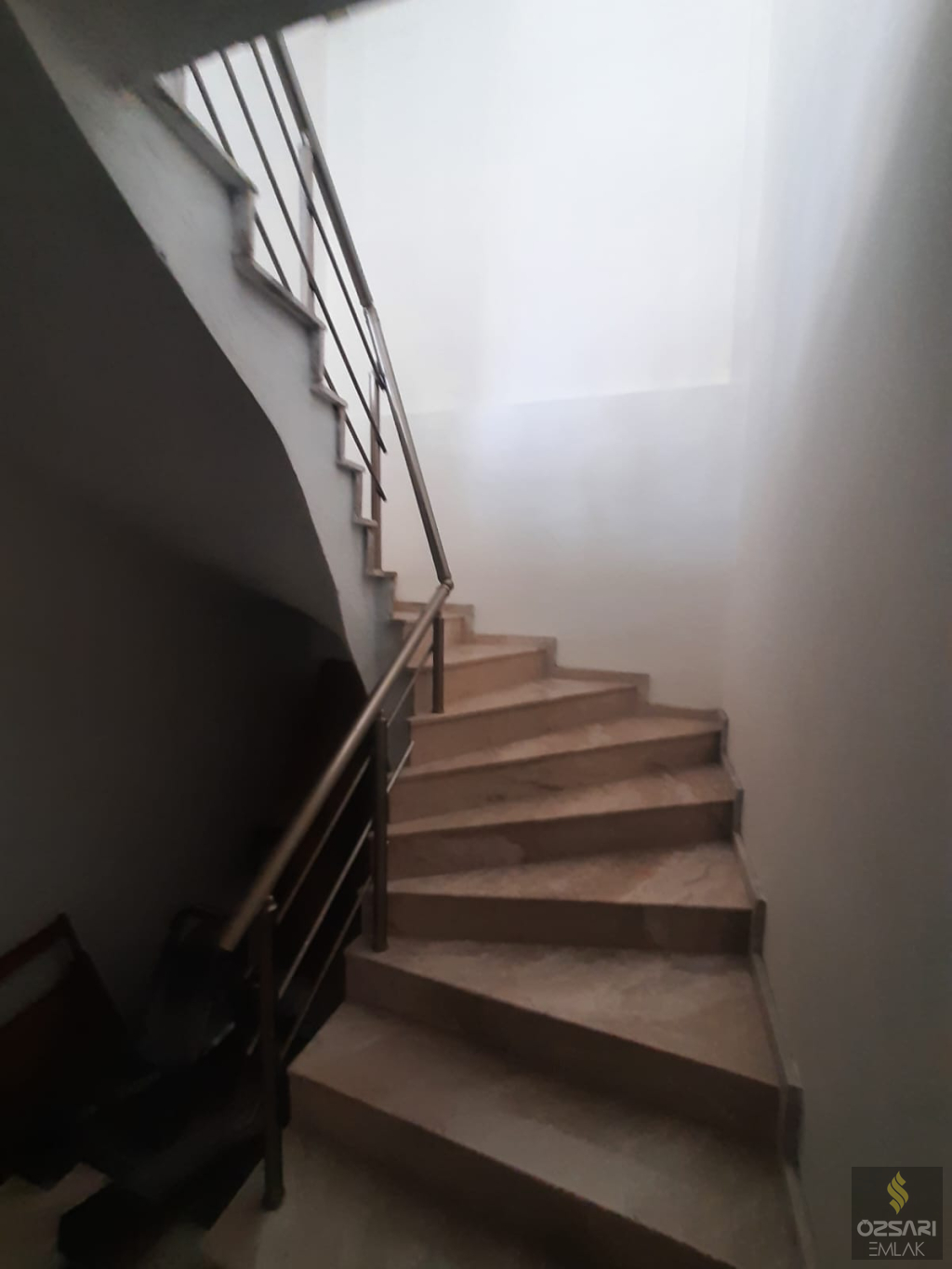 Bornova Atatürk mah. Anacadde üzeri yeni kiralık Dükkan