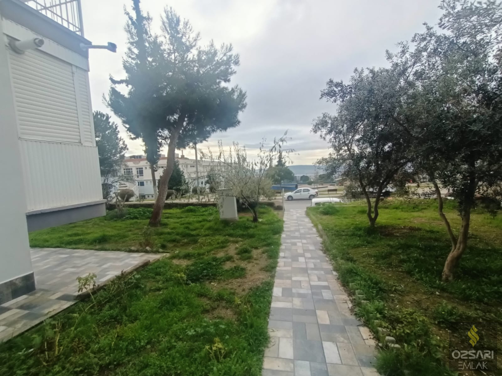 BORNOVA EVKA 1+1 DOĞALGAZLI YAPILI KAPALI MUTFAK KİRALIK DAİRE