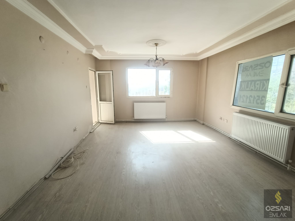 BORNOVA EVKA 4 3+1 DOĞALGAZLI KİRALIK DAİRE