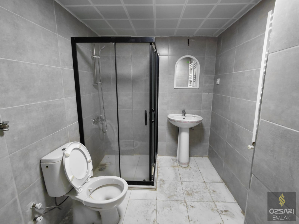 BORNOVA EVKA 4 3+1 GÜNEYCEPHE DOĞALGAZLI TEMİZ KİRALIK DAİRE