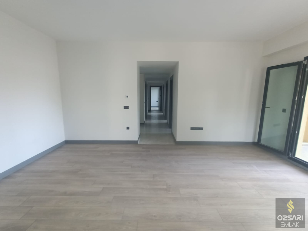BAYRAKLI\'DA YÜZBAŞI HAKKI CADDESİNE YAKIN 3+1 SIFIR DAİRE