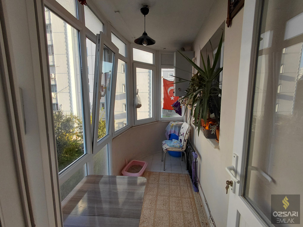 BORNOVA EVKA 4 2+1 DOĞALGAZLI SATILIK DAİRE