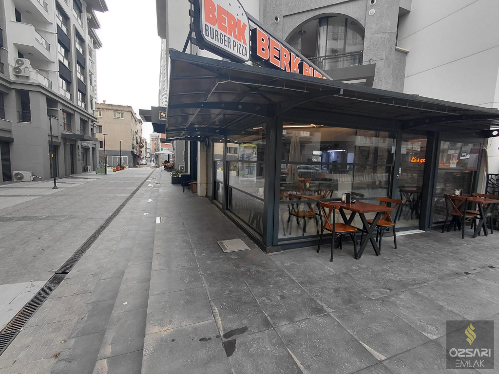 İŞLEK NOKTADA ALTIN DEĞERİNDE DEVREN SATILIK BURGER VE PİZZA SALONU