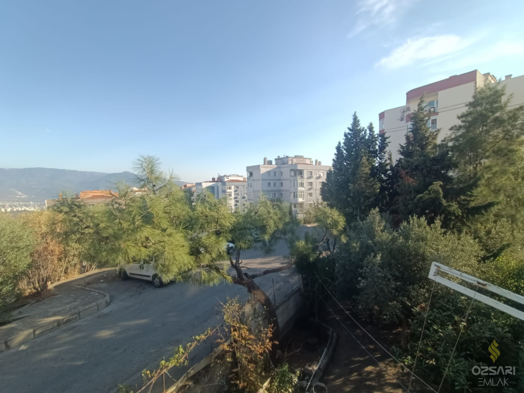 BORNOVA EVKA 4 KUPON DOĞALGAZLI GÜNEY CEPHE SATILIK DAİRE