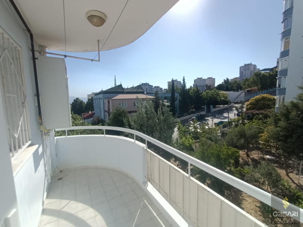 BORNOVA EVKA 4 2+1 AÇIK MUTFAK KİRALIK DAİRE
