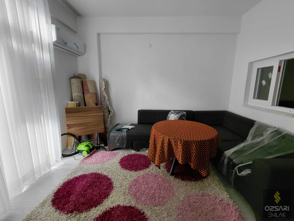 BORNOVA ATATÜRK MAHALLESİNDE 1+1 İKİADET FULL EŞYALI KLİMALI KİRALIK DAİRE YENİ