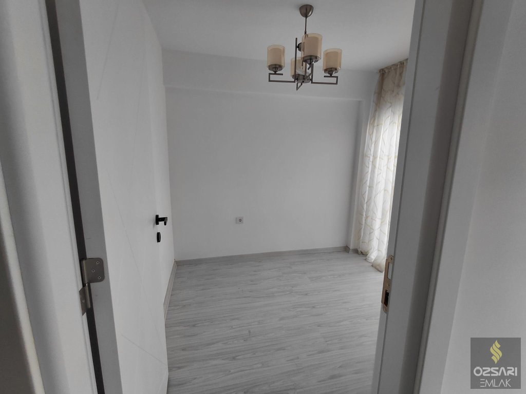 BORNOVA ATATÜRK MAHALLESİNDE 1+1 İKİADET FULL EŞYALI KİRALIK DAİRE YENİ BİNA