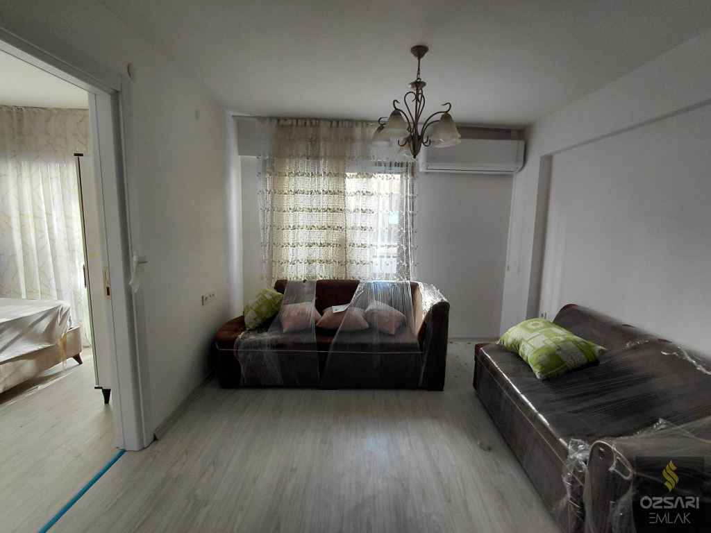 BORNOVA ATATÜRK MAHALLESİNDE 1+1 İKİADET FULL EŞYALI KLİMALI KİRALIK DAİRE YENİ