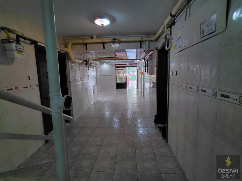 BORNOVA EVKA4 2+1 DOĞALGAZLI FERAH KİRALIK DAİRE