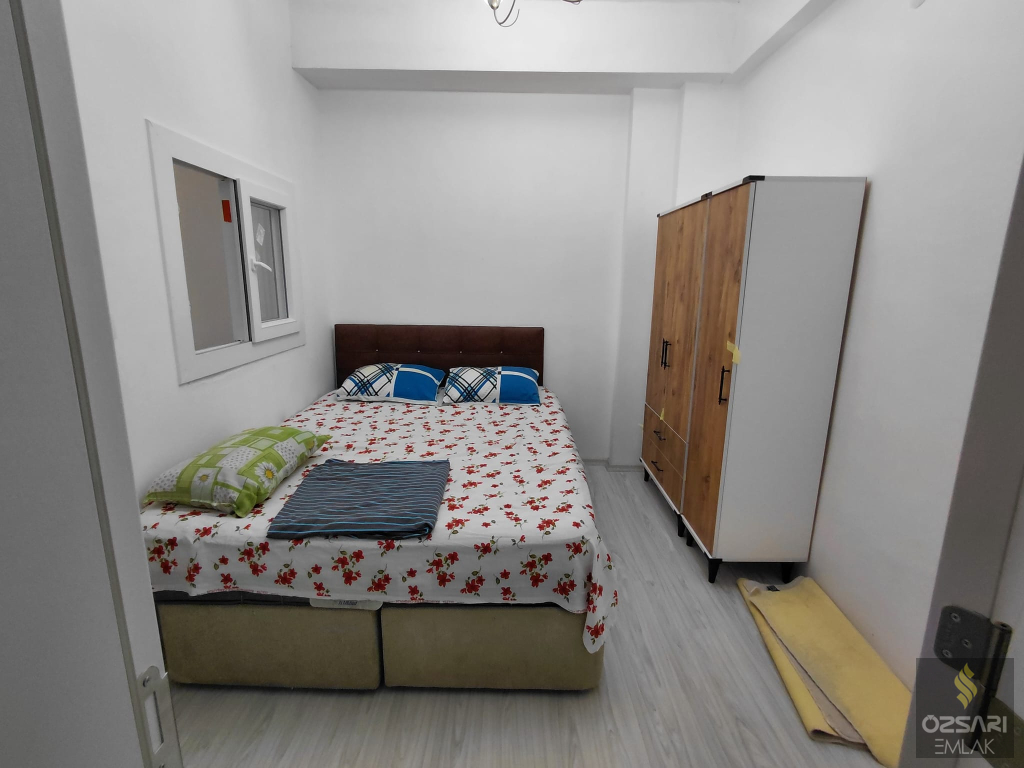 BORNOVA ATATÜRK MAHALLESİNDE 1+1 İKİADET FULL EŞYALI KLİMALI KİRALIK DAİRE YENİ